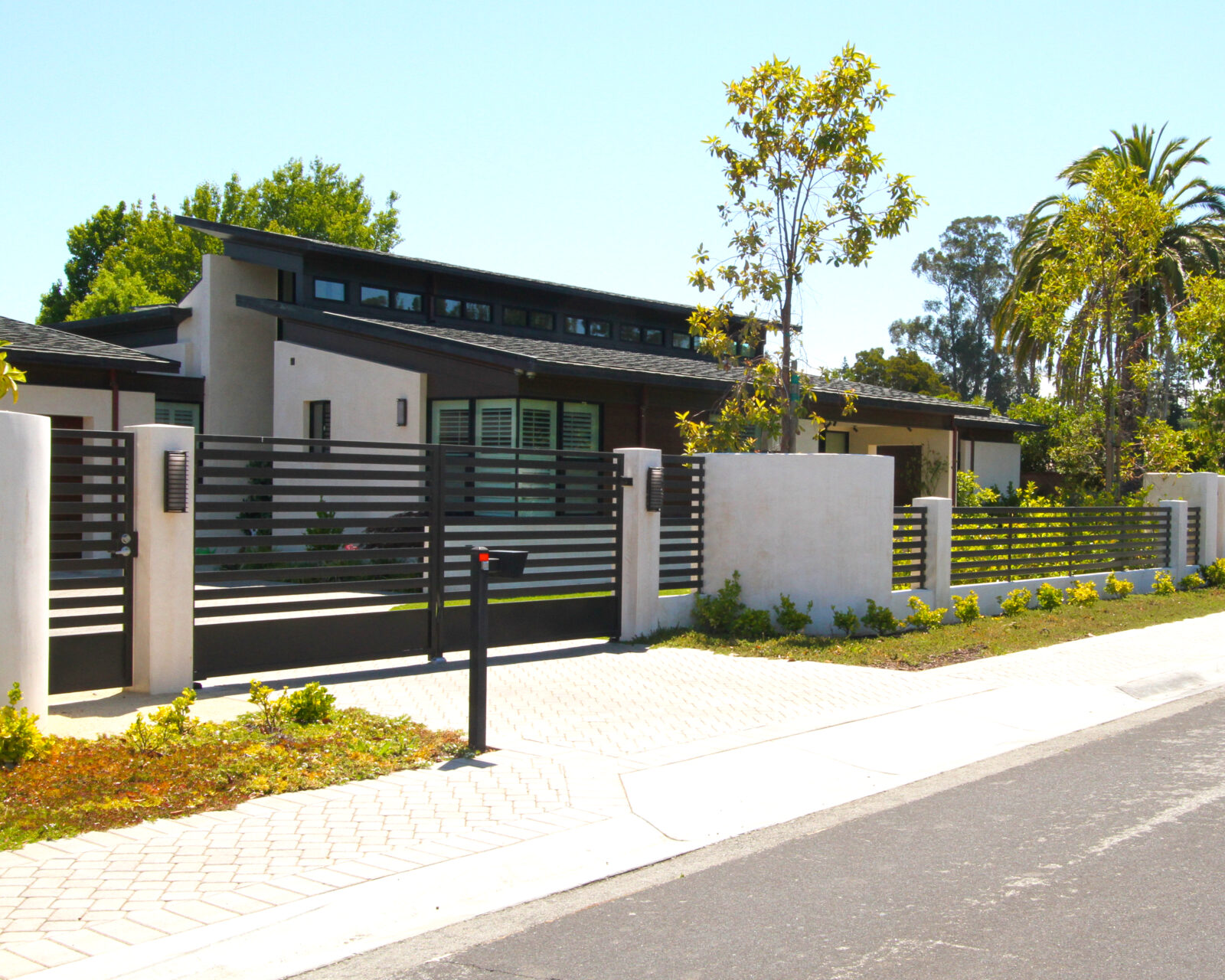 What Powers an Automatic Swing Gate?